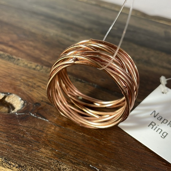 8 copper napkin rings - 4 of each style hammered and wire. Never used - India - Picture 6 of 12